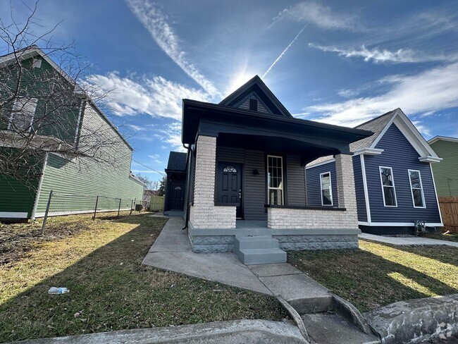 Building Photo - NEWLY RENOVATED 3BR/1BA HOME IN NEW ALBANY!