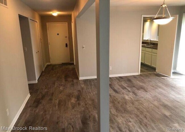 Photo - 16255 W Nine Mile Rd Unit 101