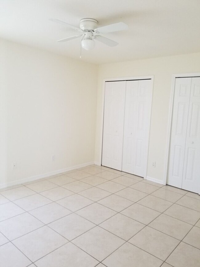 Photo - 2204-2206 Kenneth Ave S Unidad 2206 Kenneth Ave S