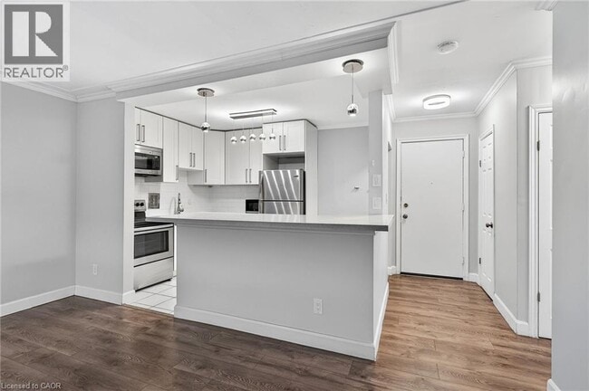 Photo - 237 Mohawk Rd E Unité 10