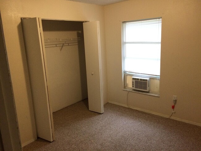 Photo - 696 Kilgore St