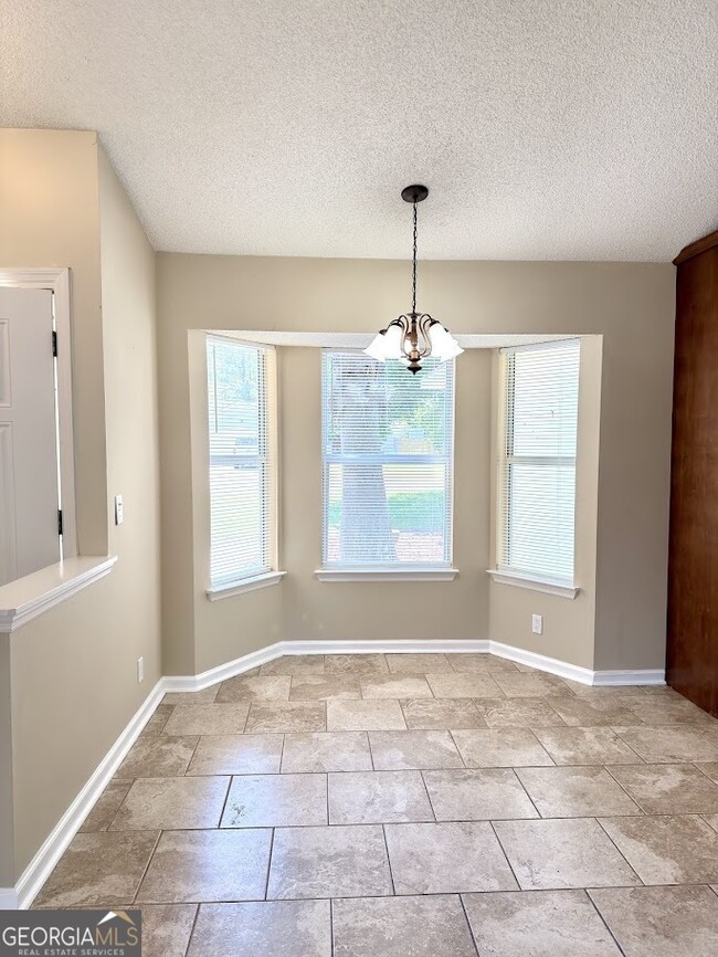 Photo - 108 Almond Cir