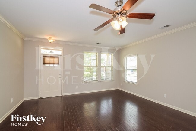 Photo - 291 Belmont Way