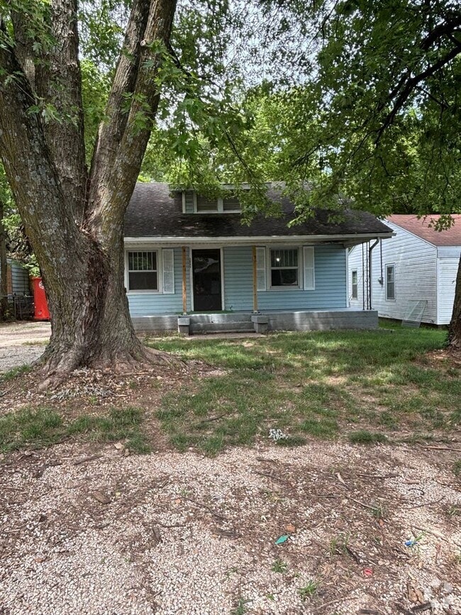 Building Photo - 3 BEDROOM 1.5 BATHROOM Rental