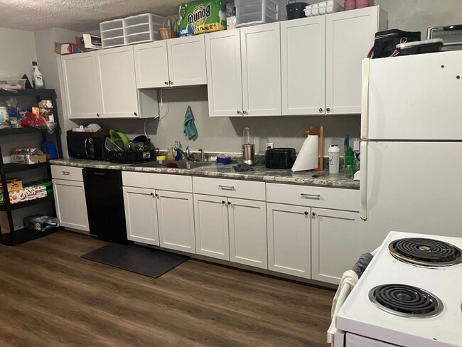 Photo - 1208 State St Unit 1208