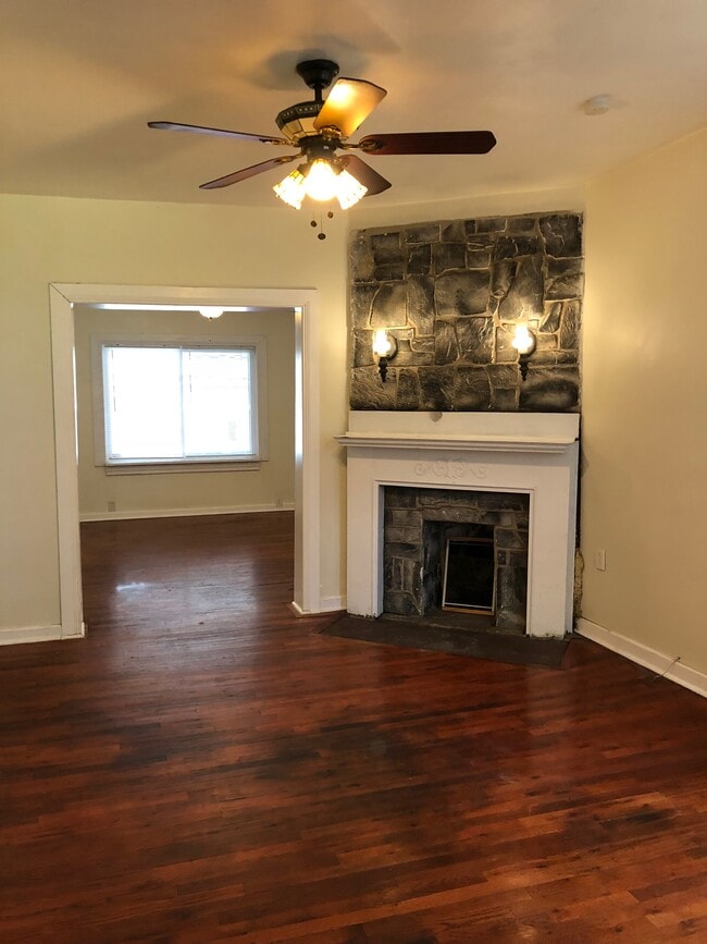 Dining Room - 637 Collins Ave