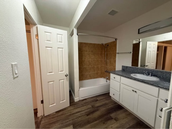 Photo - 16131 Eucalyptus Ave Unidad Y