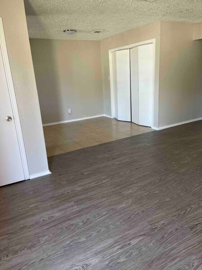 Photo - 3424 Heritage Ln