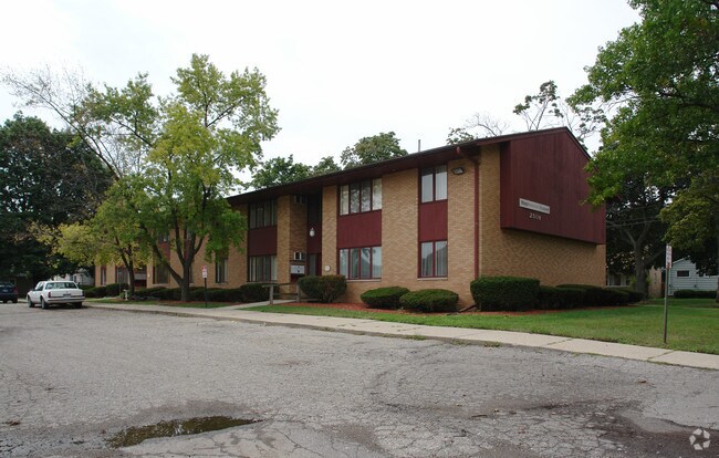 Photo - Maplewood Manor Apartments