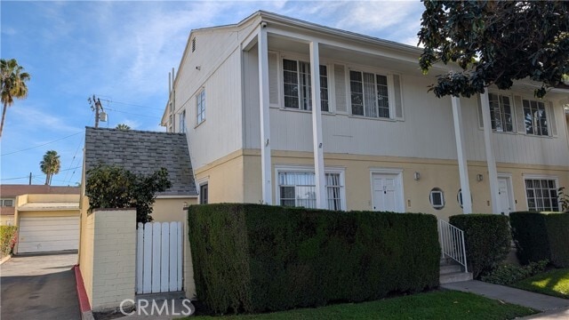 Building Photo - 1601 N Flower St Unit 17