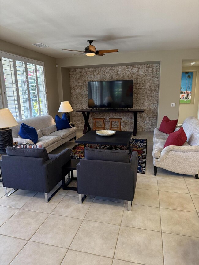 Photo - 81473 Golden Poppy Way