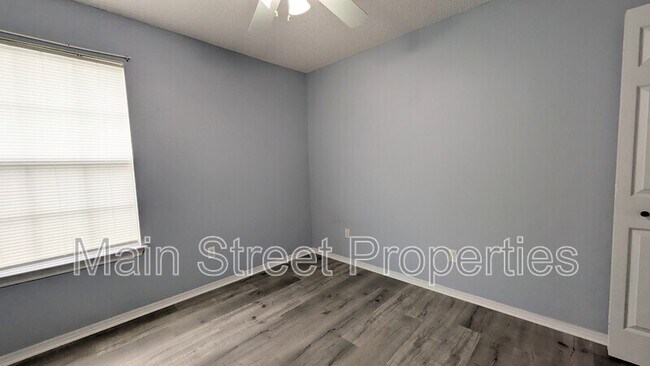 Photo - 2466 Redoubt Ave