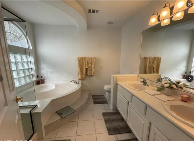 Photo - 1393 W Glassy Pond Ave