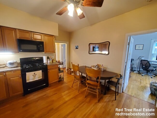 Photo - 72 Marshall St Unit 1