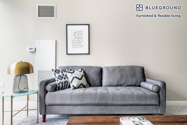 Photo - 210 N Wells St Unidad FL17-ID261