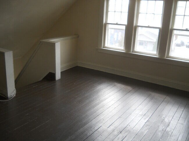 Photo - 1247 Donald Ave Unit 3