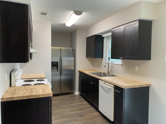 Photo - 219 Fowler St