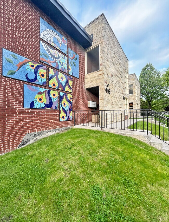 Photo - 401-403 Washington Blvd.