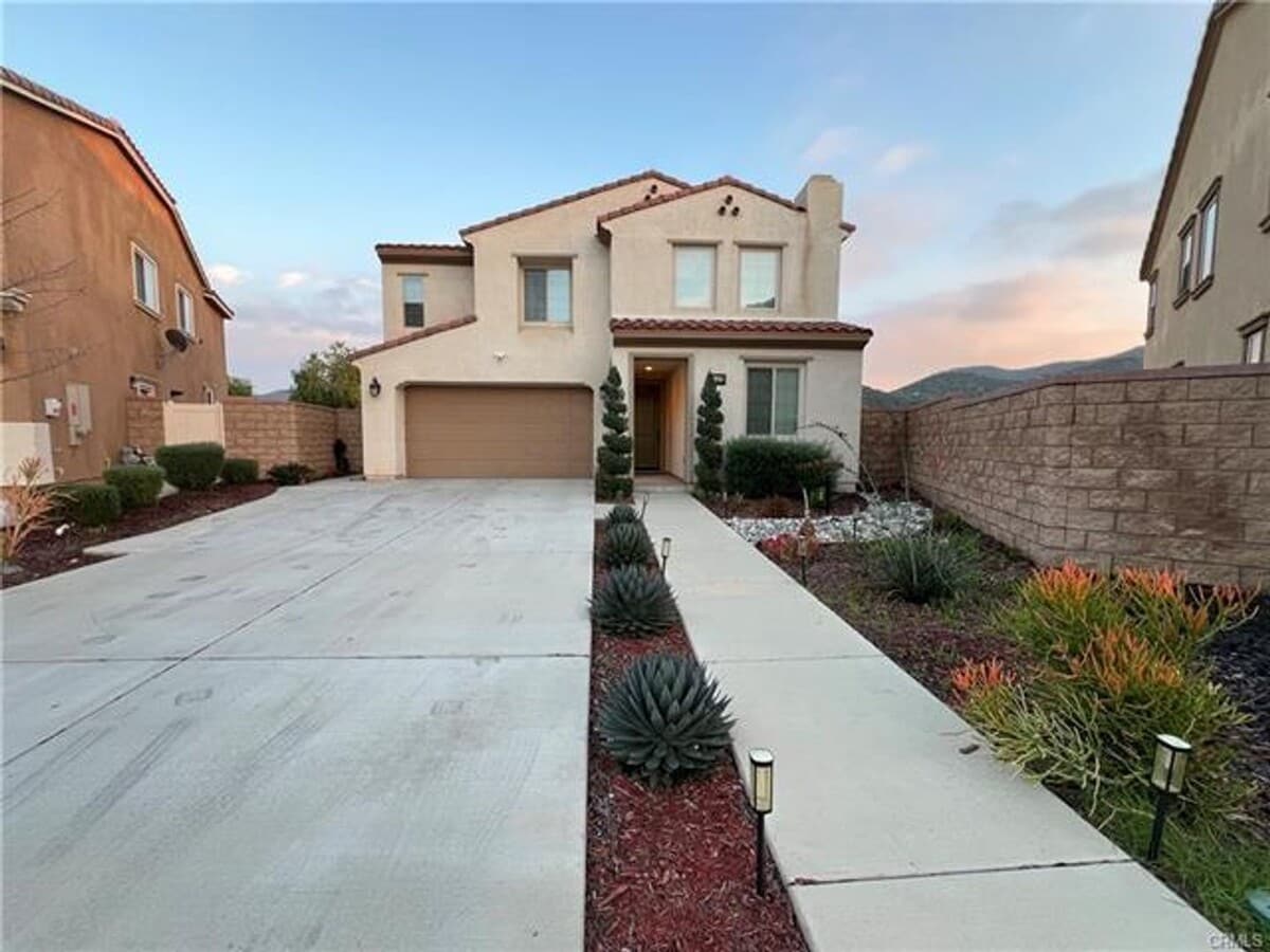 Beautiful Gated Canyon Hills Community Home - Beautiful Gated Canyon Hills Community Home