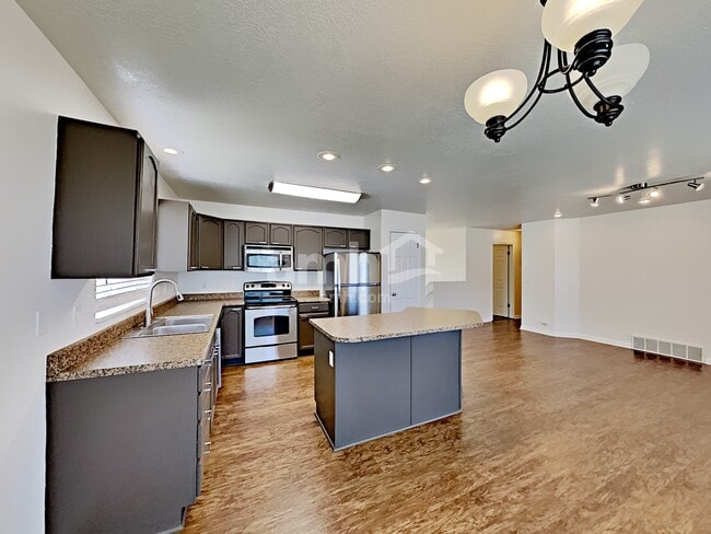 Photo - 2484 W 1325 N