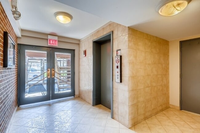 Photo - 2206 S Goebbert Rd Unit 409