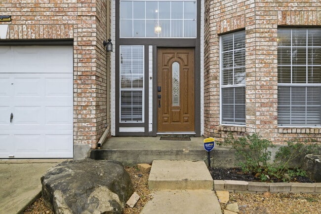 Photo - Modern Living Near UTSA/USAA: Quiet Cul-de-Sac with BONUS Space