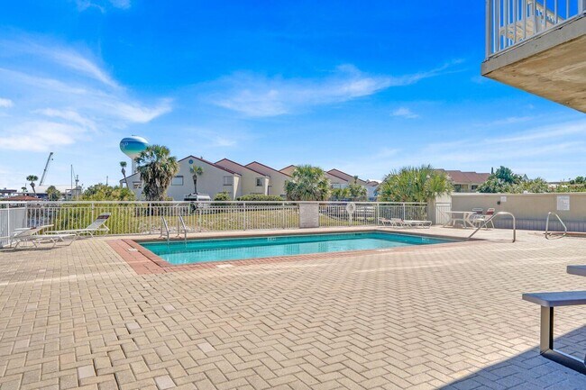 321 Bream Ave Unit 409