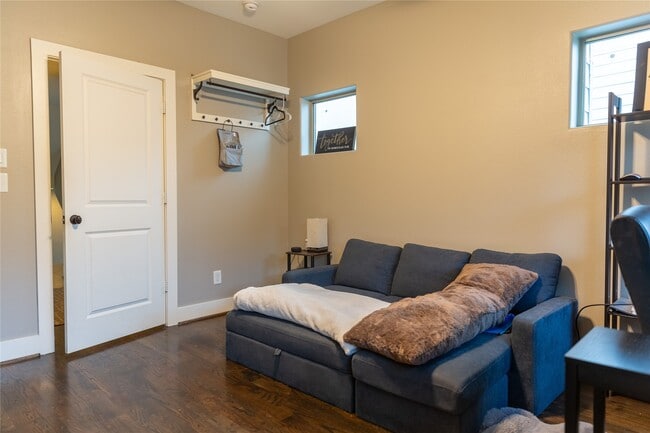 Photo - 2903 Blodgett St