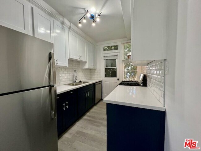 Photo - 1836 N Edgemont St Unit #2