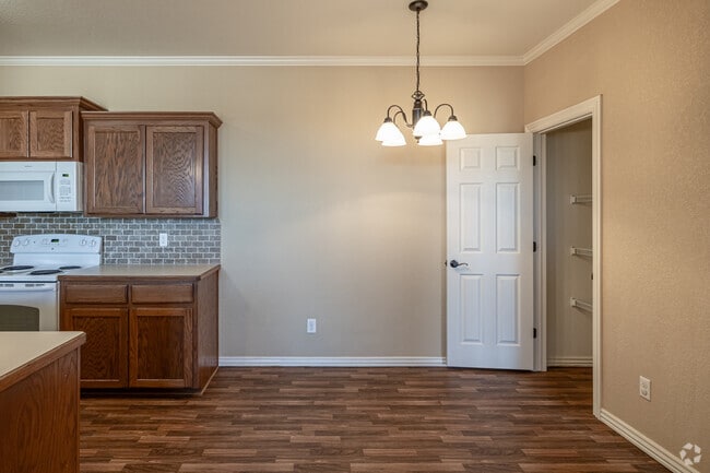 3BR, 2BA - 1,150SF