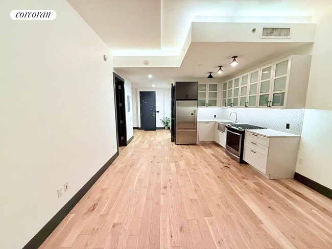 Building Photo - 10 Montieth St