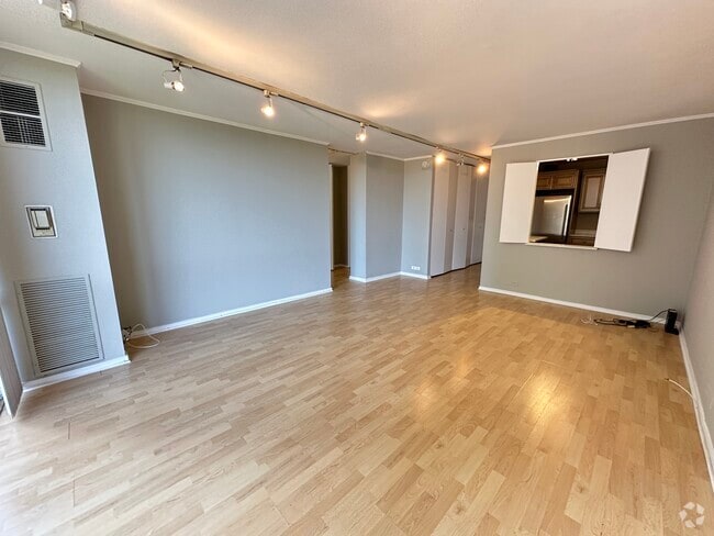 Building Photo - 2650 N Lakeview Ave Unit 1304 Rental