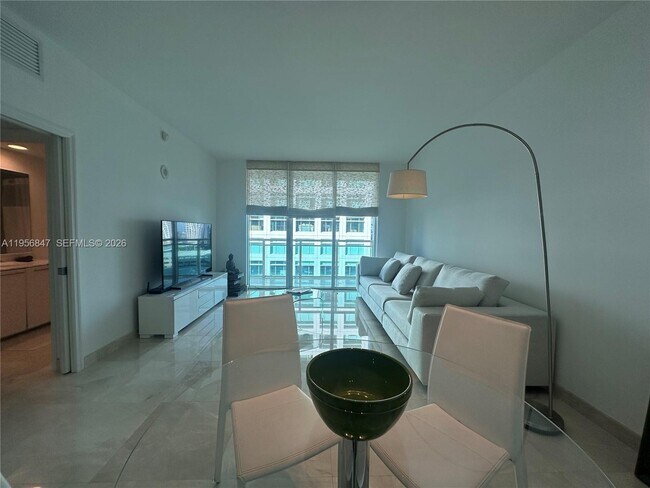 Photo - 950 Brickell Bay Dr Unidad 1402