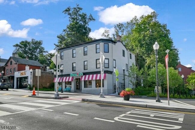 Photo - 38 Morris St