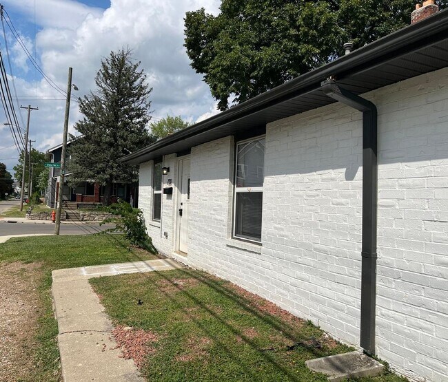 Photo - 731 E Deshler Ave