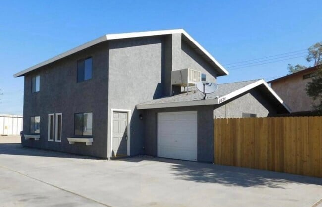 Photo - 1024 W Atkins Ave Townhome