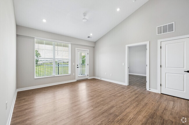 2BR, 2BA - 1,053SF - Living Room
