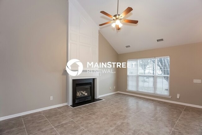 Photo - 3 Bedroom Pet-Friendly Home in Charlotte, NC with Main Street Renewal