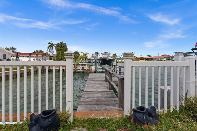 Photo - 710 116th Ave