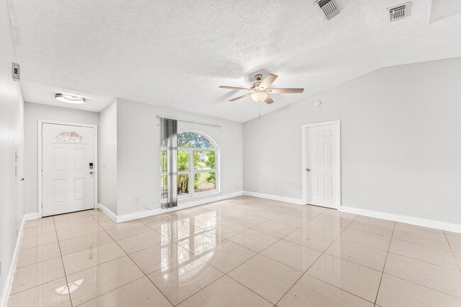 Photo - 474 SW Exmore Ave