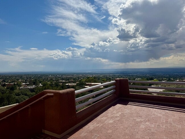Building Photo - Sandia Heights Gem Rental