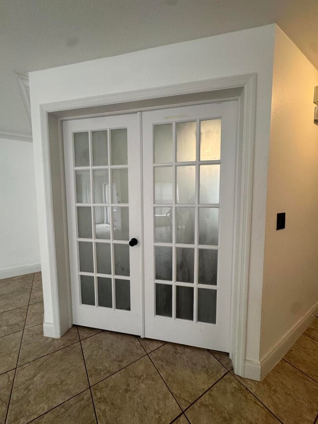 Photo - 1733 Pointe W Wy