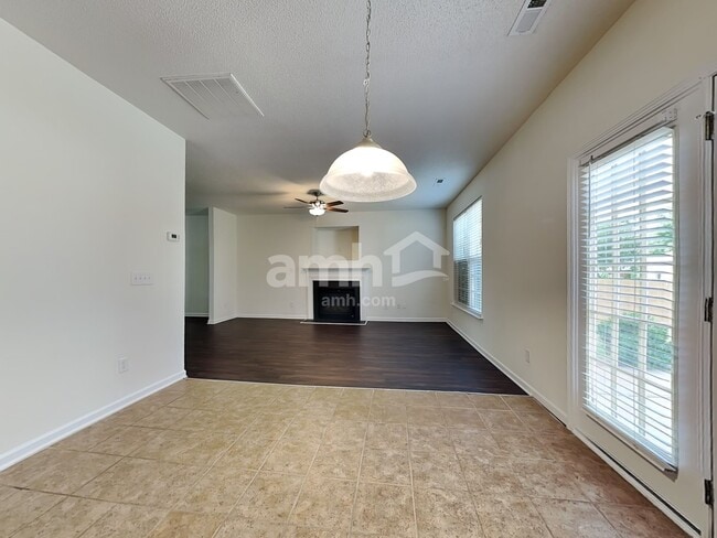 Photo - 6016 Glen Way Dr