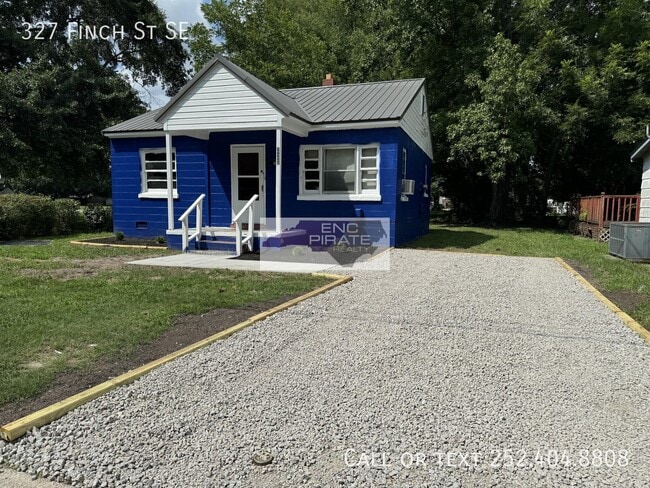 327 Finch St SE