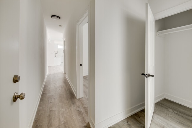 Photo - 3056 W Cortland St Unidad 103