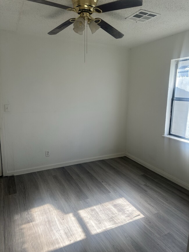 Photo - 1106 S High School St