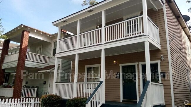 Building Photo - 527 E 38th St Unit Upstairs Rental