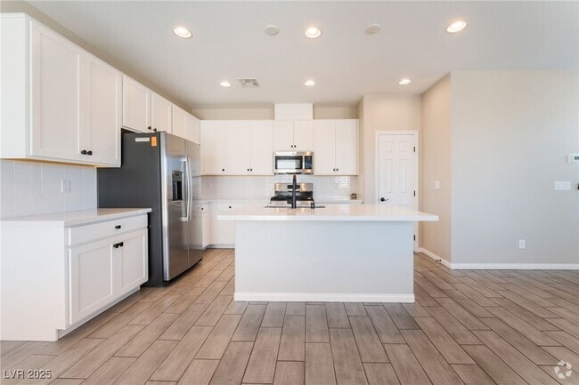 Building Photo - 4540 Anspach St Rental