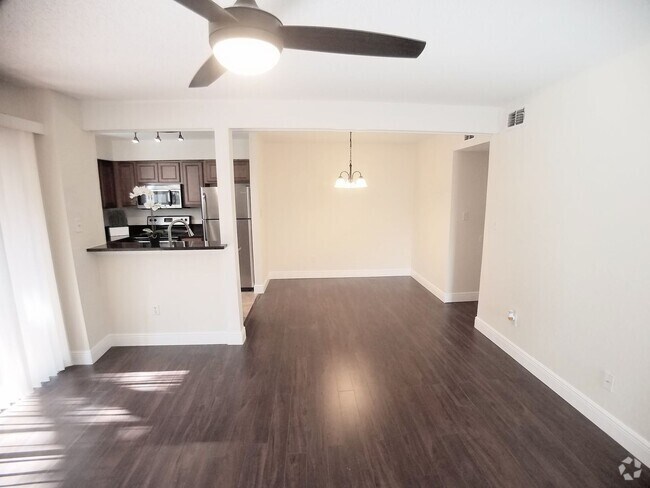 Building Photo - Gorgeous first floor 2/2 condo x Rent @ W... Unit 65