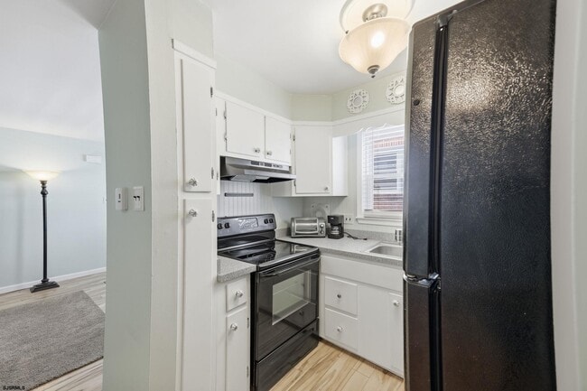 Photo - 14 N Sacramento Ave Unit B1